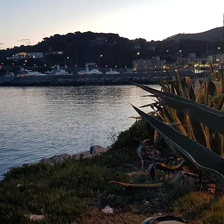 Appartamenti Porto Azzurro * פורטו אזורו